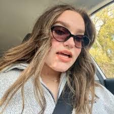 Lillian Meehan's Instagram, Twitter & Facebook