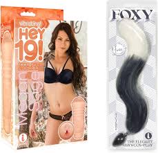 Amazon.com: Paquete de juguetes sexuales de Hey 19! Vibrating Pussy Stroker  Megan Sage and Icon Brands suave y esponjosa cola de zorro de piel plateada  con tapón de silicona : Salud y