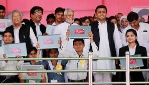 Students don't know how to use mouse. Up Akhilesh Launches Free Laptop Scheme For Students