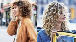 Acconciature ricci corti per le donne, tagli di capelli per capelli. Capelli Ricci I Tagli Di Tendenza Per L Inverno Bob O Con Il Ciuffo