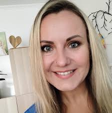 Letzten Freitag waren wir zu Gast in Weißenfels im Kulturhaus. Wow, was für  eine tolle, kleine Stadt… bei einem Spaziergang am Nachmittag konnten wir  schwimmende Bieber in der Saale entdecken und das