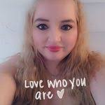 Dawn Wolcott's Instagram, Twitter & Facebook