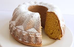 Vi lascio alla ricetta del giorno, una ciambella alla zucca e nocciole semplice, dal gusto delicato, ottima per la vostra colazione accompagnata da. Ciambella Alla Zucca Una Ricetta Semplice E Veloce Di Le Torte Di Simona