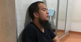Pelakon datuk adi putra kesal dengan tindakan individu yang melemparkan kecaman dan kritikan terhadap usaha bantuan dilakukan pendakwah bebas, ustaz ebit lew. Ustaz Ebit Lew Terpaksa Berhenti Hantar Bantuan Selepas Dipanggil Pihak Polis