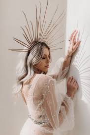 How to make bridal headpieces. 24 Trendiest Bridal Headpieces For A Bit Of Edge Weddingomania