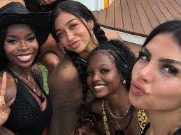 Listen! If y'all think chelley and Olandria are mean girls yall would hate  me!! Turn love island into total drama island 🤣🤣🤣🤣