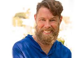 Daniel Hennig's Instagram, Twitter & Facebook