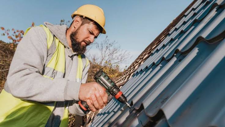 The Cost of Replacing Your Roof in South Haven - Lakefront Roofing & Construction