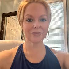 Somewhere over the rainbow... there are specialty donuts. 🌈🍩🔮 📍  Donutique at The Venetian Resort Las Vegas