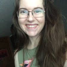 Erin Sisco's Instagram, Twitter & Facebook