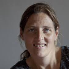 IKC Teresa is een 'juf Anja' bankje rijker. Zelfs 2 bankjes. Ter ere van  onze juf die zich 14 jaar op IKC Teresa heeft ingezet en 44 jaar voor het  onderwijs. Heel