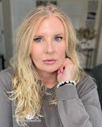 Krystal Bond's Instagram, Twitter & Facebook