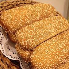 البقصم او الكعك او الشابوره كتبتها بكل اللهجات المقادير ثلاثه كوب طحين 3 بيضات كوب واحد زيت كوب واحد سكر ملعقه طعام واحده ب Arabic Food Lebanon Food Food