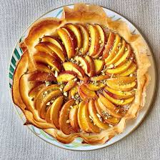 Tarte Fine Aux Peches De Cyril Lignac Recette En 2020 Tarte Fine Recettes De Cuisine Recette Cyril Lignac