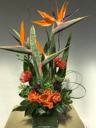 Bird Of Paradise Arrangement Flower Arrangements Birds Of Paradise Arrangement Arranjos De Flores Tropicais Arranjos De Flores Naturais Arranjos De Flores