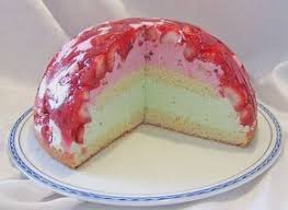 Mai Torte Mit Erdbeeren Und Waldmeister Von Enomi S Chefkoch Rezept Kuchen Und Torten Erdbeer Kuchen Kuchen Rezepte