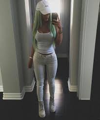Kylie In A Sharp White Pant All White Kylie Jenner Outfits Jenner Outfits Kylie Jenner Instagram