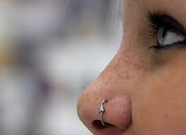 Burun Hizmasi Burun Halkalari Burun Piercing Piercing Fikirleri