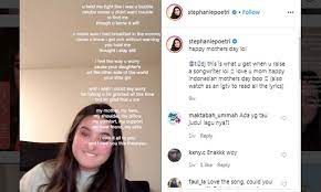 Lirik lagu ribuan kilo jalan yang kau tempuh lewati rintang untuk aku anakmu ibuku sayang masih terus berjalan walau tapak kaki penuh darah, penuh download mp3 mp4. Lirik Lagu Stephanie Poetri Untuk Hari Ibu Di Igtv Dan Terjemahannya Ngelirik Terjemahan Lirik Lagu Terbaik