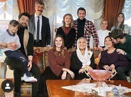 Alp navruz 15 ocak 1992 yılında i̇stanbul'da doğmuştur. 2 805 Likes 149 Comments Seray Gozler Seraygozler On Instagram 59 Bolum Elimi Birakma Yolculugumuz Sona Erdi Girls Dp Stylish Vogue Men Alina Boz