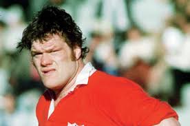 Thousands gather to say farewell to Benny