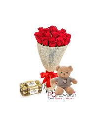 Gifts and gift ideas for everyone! Heart And Hugs Luxury Combo 7203 Send Flowers Gifts Online To Vietnam Flower Delivery In Vietnam Phu Quy Flowers