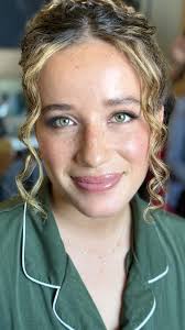 The Bridal Glow: soft glam that celebrates her natural freckles, keeping  her look true to herself, but elevated for wedding day✨, Tap + Save if you  love this type of soft natural glam 💄💋