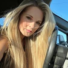 Kristy Workman's Instagram, Twitter & Facebook