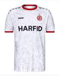 Das sondertrikot, erhältlich zum preis von 69,95 euro. Rot Weiss Essen 2019 20 Home Kit