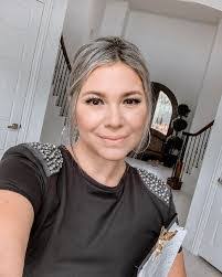 Adriana Hatch's Instagram, Twitter & Facebook