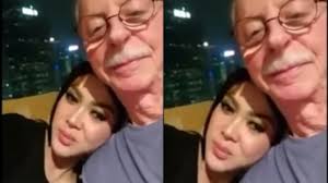Papa Angkat Syahrini Sebar Foto Wanita Beragenda Kangen Bobo Bareng