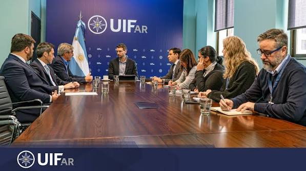 Mesa de intercambio entre UIF y CAEM