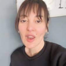 💥Uzak Şehir’in Mine’si Mine Kılıç yorumlara isyan etti: Sizin adınıza  utanıyorum, Başrolünde Sinem Ünsal ve Ozan Akbaba’nın yer aldığı Uzak Şehir  dizisinde Mine rolüyle yer alan Mine Kılıç, sosyal ...