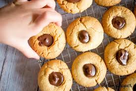 Nids Au Chocolat Des Biscuits Crousti Fondants Sab N Pepper Recette Recette Biscuit Facile Biscuits Biscuit De Noel