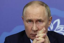 Não estamos a levar a ameaça nuclear de Putin a sério e devíamos