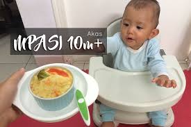 Kemampuan bayi 10 bulan saat makan bisa dikatakan sudah cukup baik. Cerita Mpasi Usia 10 Bulan Akas