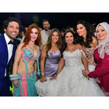 فستان دنيا سمير غانم يتصدر الأكثر بحثا على جوجل متفوقا على زفاف إيمى -  اليوم السابع