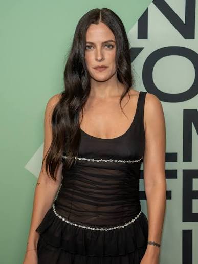 Tập tin:Riley Keough Jay Kelly-42.jpg – Wikipedia tiếng Việt