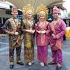 Menurut jabatan warisan negara (2015) tujuan adat ini dilaksanakan adalah bagi memelihara anak dalam kandungan, memudahkan kelahiran dan. 1