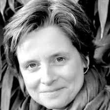 Stream Ariane Michaud nous parle de son autofiction anatomique "Ma laideur  n'influence personne" by Éditions de L'instant même