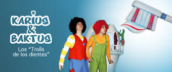 En morsom, rød, bustete parykk for voksne som ønsker å finne på noe sprell eller skal kle seg som klovner, troll og baktus. Line Eldholm Og Gonzalo Gonzalez Laguna Har Oversatt Og Tilpasset Det Norske Teatermanuskriptet Av Karius Og Baktus Til Spansk Camara De Comercio Hispano Noruega