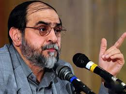 Image result for ‫رحیم‌ پورازغدی در جمع دانشجویان‬‎