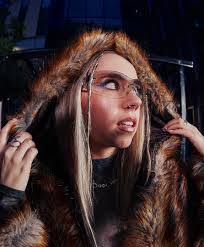 Charlotte Plank's Instagram, Twitter & Facebook