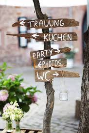 Signpost On It We Write Laboe 115km And La Beer 2m Diy Hochzeit Hochzeit Wegweiser Hochzeit Wegbeschreibung