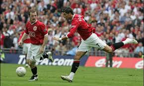 With united, he clinched three premier league titles, the champions league, fa cup and league cup. Lttoi Sqsipnqm