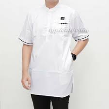 Busana muslim qirani model q86 merupakan busana muslim blus bersiluet a dengan desain kancing depan dan aplikasi garis horizontal pada bagian depan serta. Harga Mizan Kurta Koko Terbaru April 2021 Biggo Indonesia
