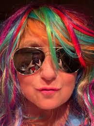 Leigh Stone's Instagram, Twitter & Facebook