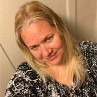 20+ "Bostrøm" profiles