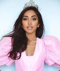 Maria thattil is a popular writer, youtuber, influencer, activist, makeup artist, model, speaker, content creator, and social media personality from australia, who was born on 04 february 1993. Missosology On Twitter ð—¦ð—£ð—¢ð—§ð—Ÿð—œð—šð—›ð—§ Miss Universe Australia Maria Thattil Photography Rachelcanalephotography Hair Caterinadibiase Headingouthair Dress Onsboutique Missuniverseaustralia2020 Missuniverseaustralia Missuniverse