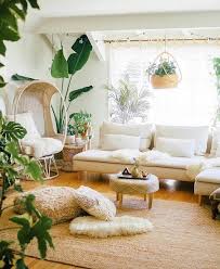 Creating a boho chic living room means creating an absolutely different and your personalized atmosphere. Bohemian Living Room Living Room Decoration Boho Decors Room Decorations Minimalist Bohemian Boho Chic Wohnzimmer Wohnzimmer Design Wohnzimmer Inspiration